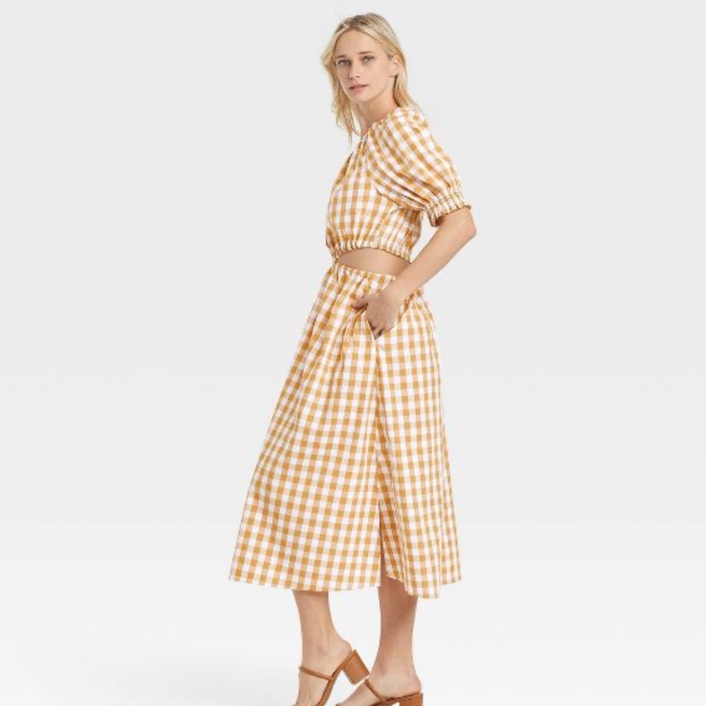 One shoulder dress with cutout